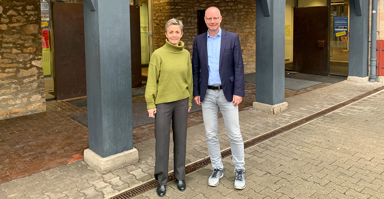 Schulleiterin Susanne Goedicke (Friedrich-List-Gymnasium) und Dr. Timm Kern, MdL