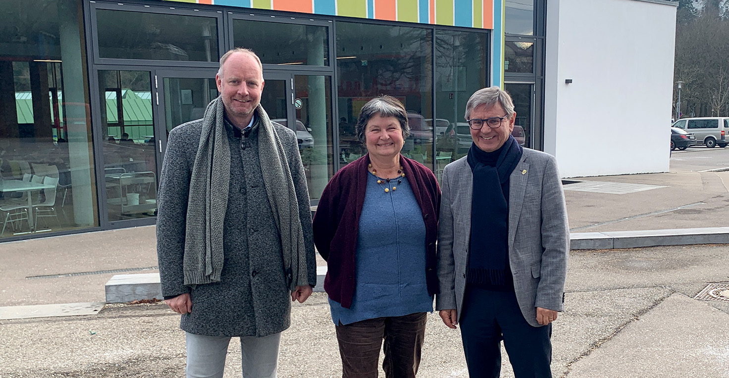 Timm Kern, Schulleiterin Ursula Schön (Werkrealschule Hechingen) und Rudi Fischer