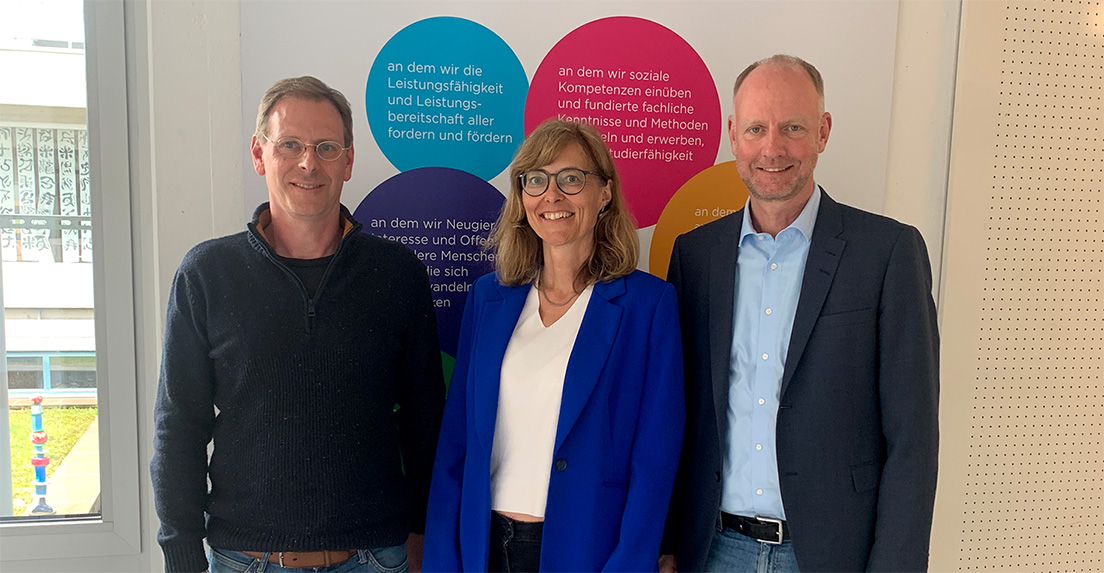 Stellvertreter Steffen Lang, Schulleiterin Michaela Mühlebach-Westfal und Dr. Timm Kern