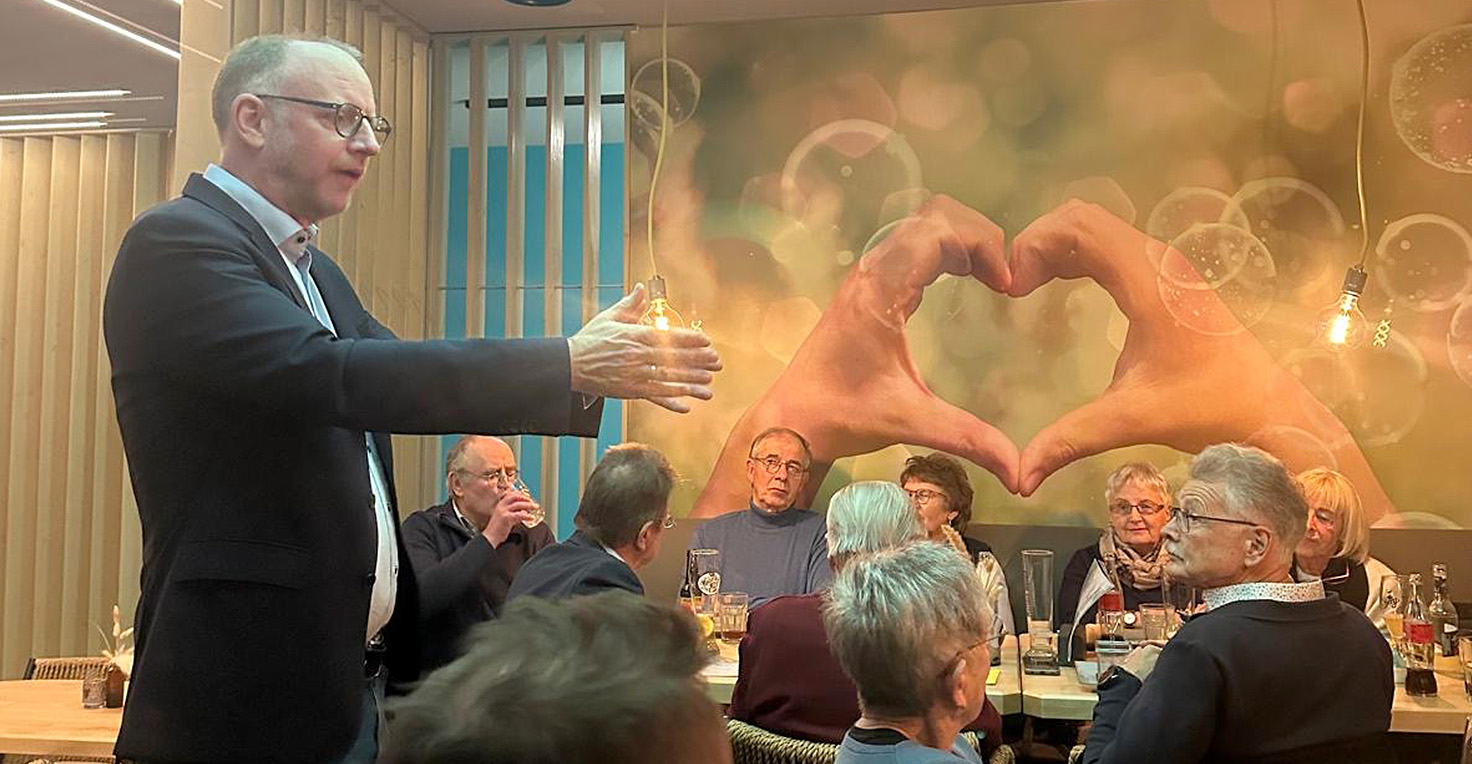 Dr. Timm Kern in der Gaststätte Albfetz in Münsingen