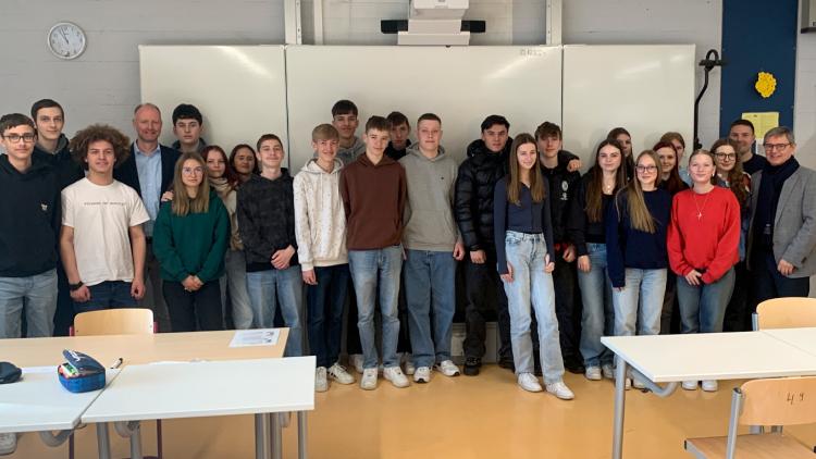Rudi Fischer (MdL) und Dr. Timm Kern (MdL) zu Gast an der Realschule Hechingen
